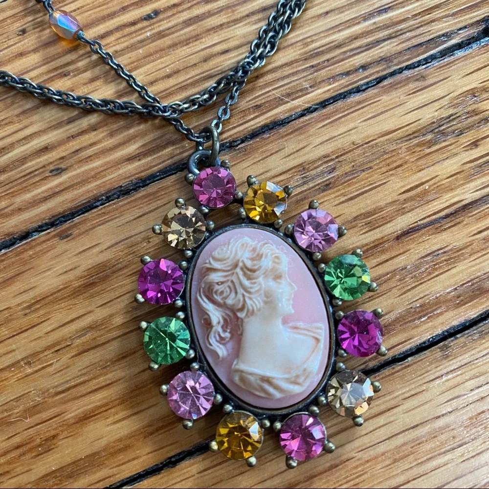 Anthropologie multi chain